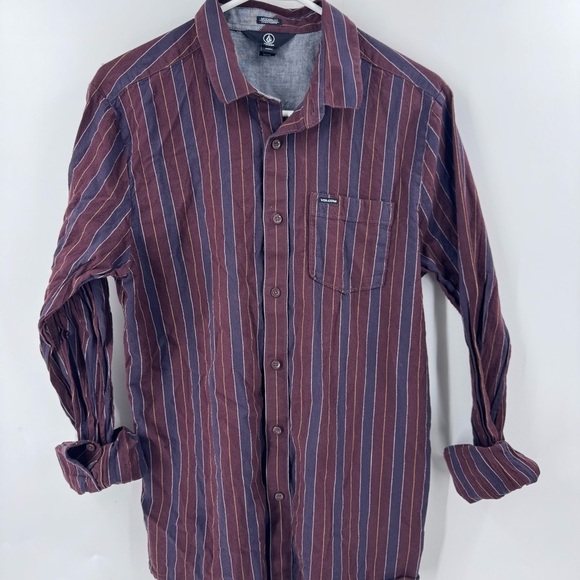 Volcom Modern Fit Blue and Red Casual Button Down Shirt - Picture 2 of 6